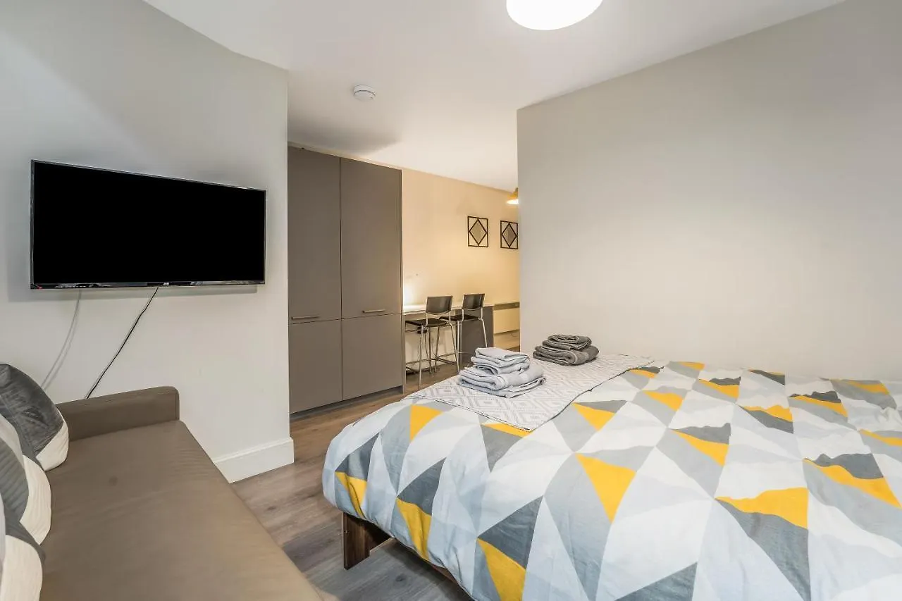 Relaxing & Cozy Studio Apartment - Oasis In The Heart Of Edinburgh - Sleeps Up To 3 Guests