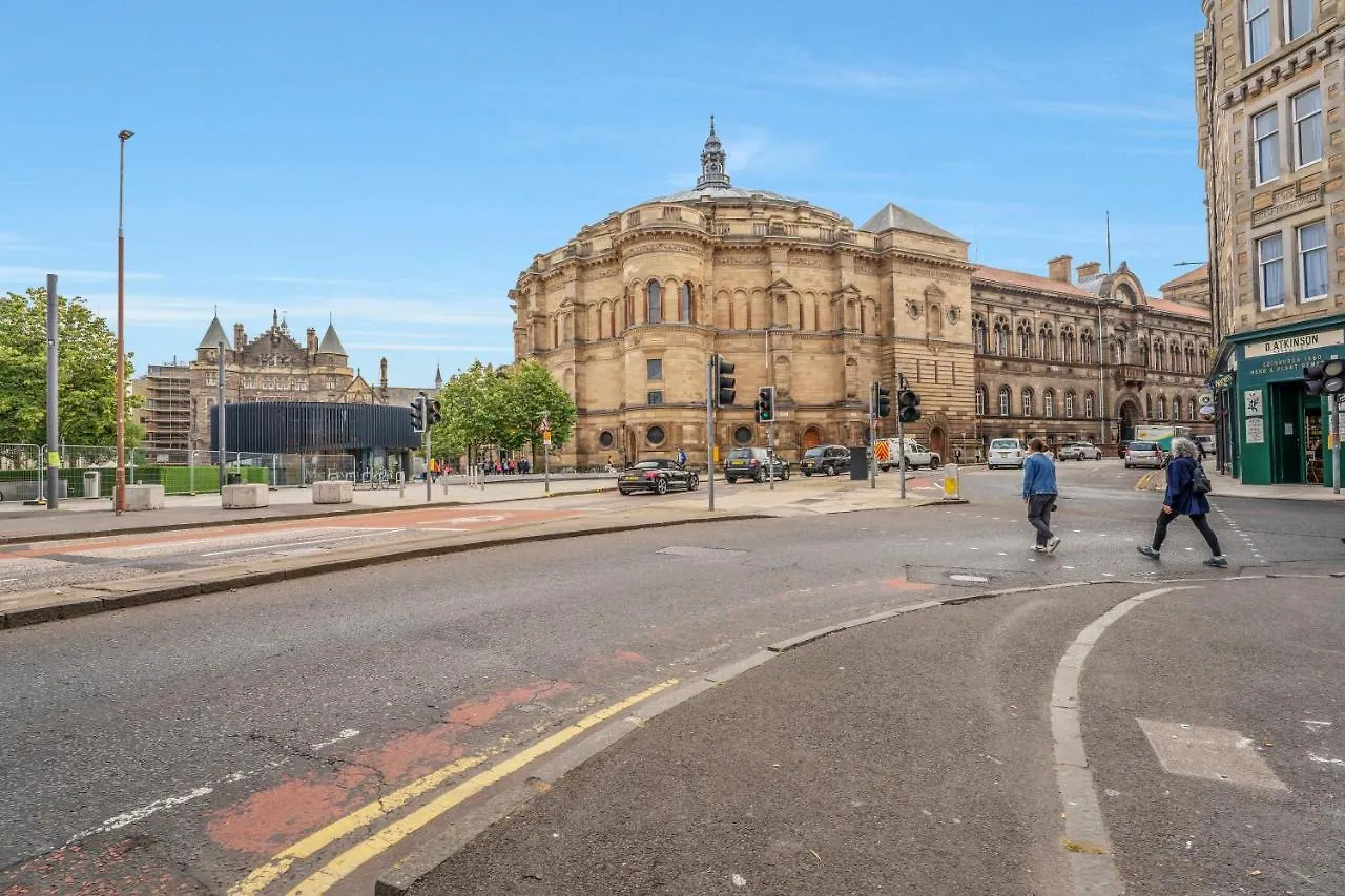 Relaxing & Cozy Studio Apartment - Oasis In The Heart Of Edinburgh - Sleeps Up To 3 Guests