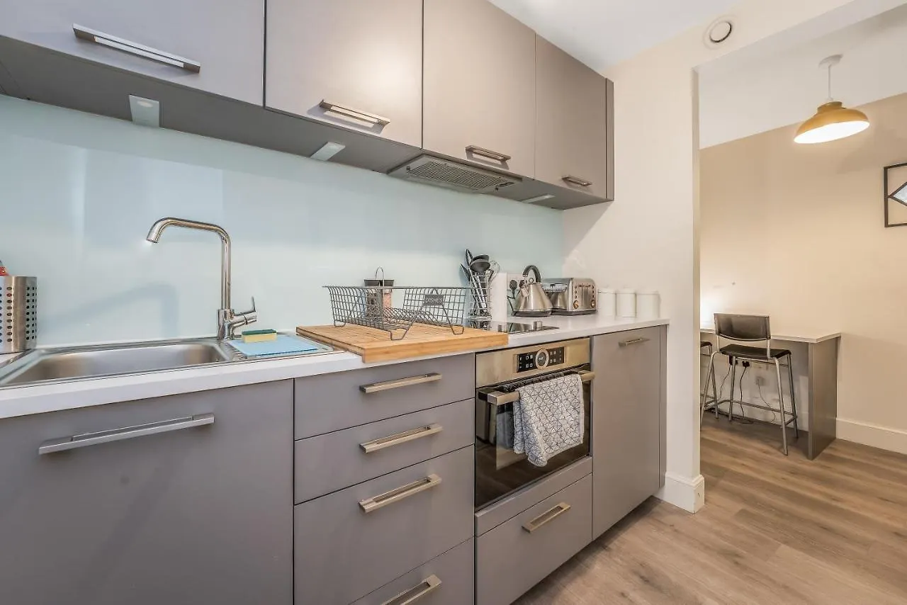 Relaxing & Cozy Studio Apartment - Oasis In The Heart Of Edinburgh - Sleeps Up To 3 Guests