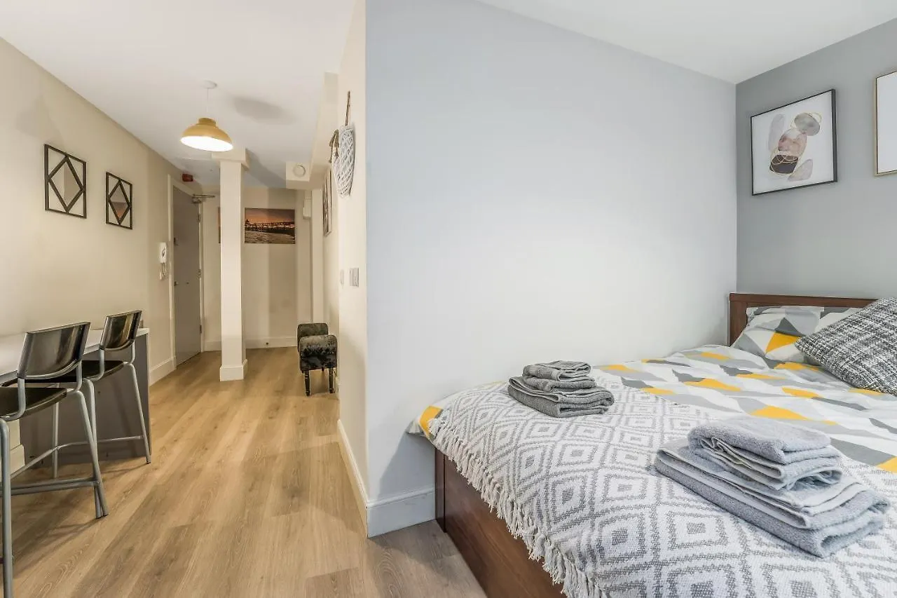 Relaxing & Cozy Studio Apartment - Oasis In The Heart Of Edinburgh - Sleeps Up To 3 Guests
