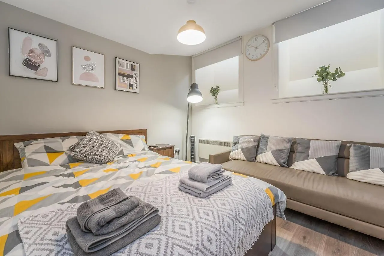 Relaxing & Cozy Studio Apartment - Oasis In The Heart Of Edinburgh - Sleeps Up To 3 Guests 0*,